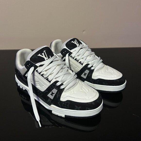 Louis Vuitton Men's Black and White Trainers - Picture 1 of 7
